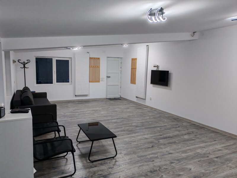 Giulesti, Lacul Morii Sector 6, Propietar